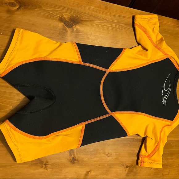 Aqua Sphere Neoprene Kids (size 2) wet suit - Picture 6 of 6
